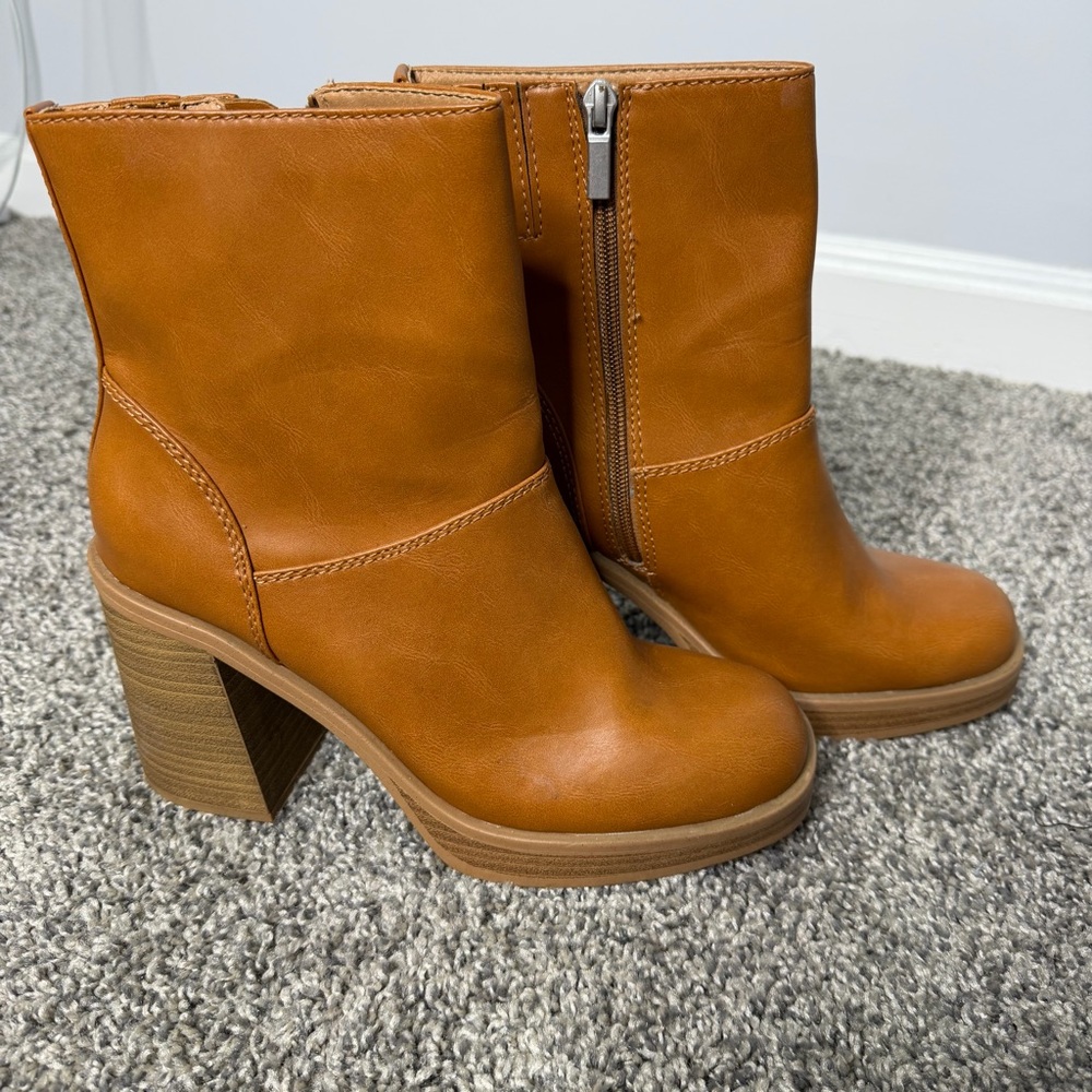 Universal Thread Camel Ankle Boots